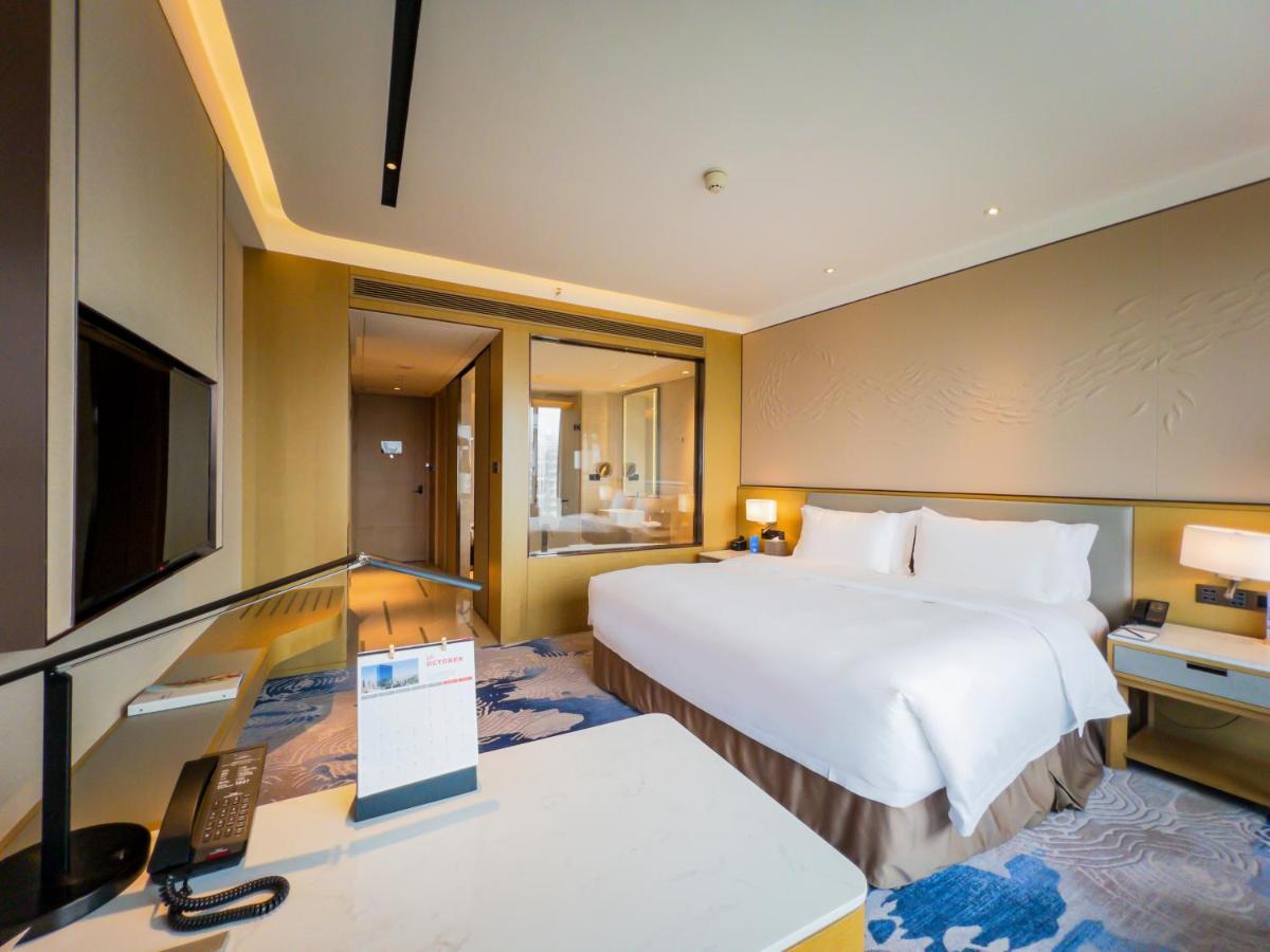 Wyndham Grand Plaza Royale Yuzhou Xiamen Wuyuan Bay Hotel Bagian luar foto