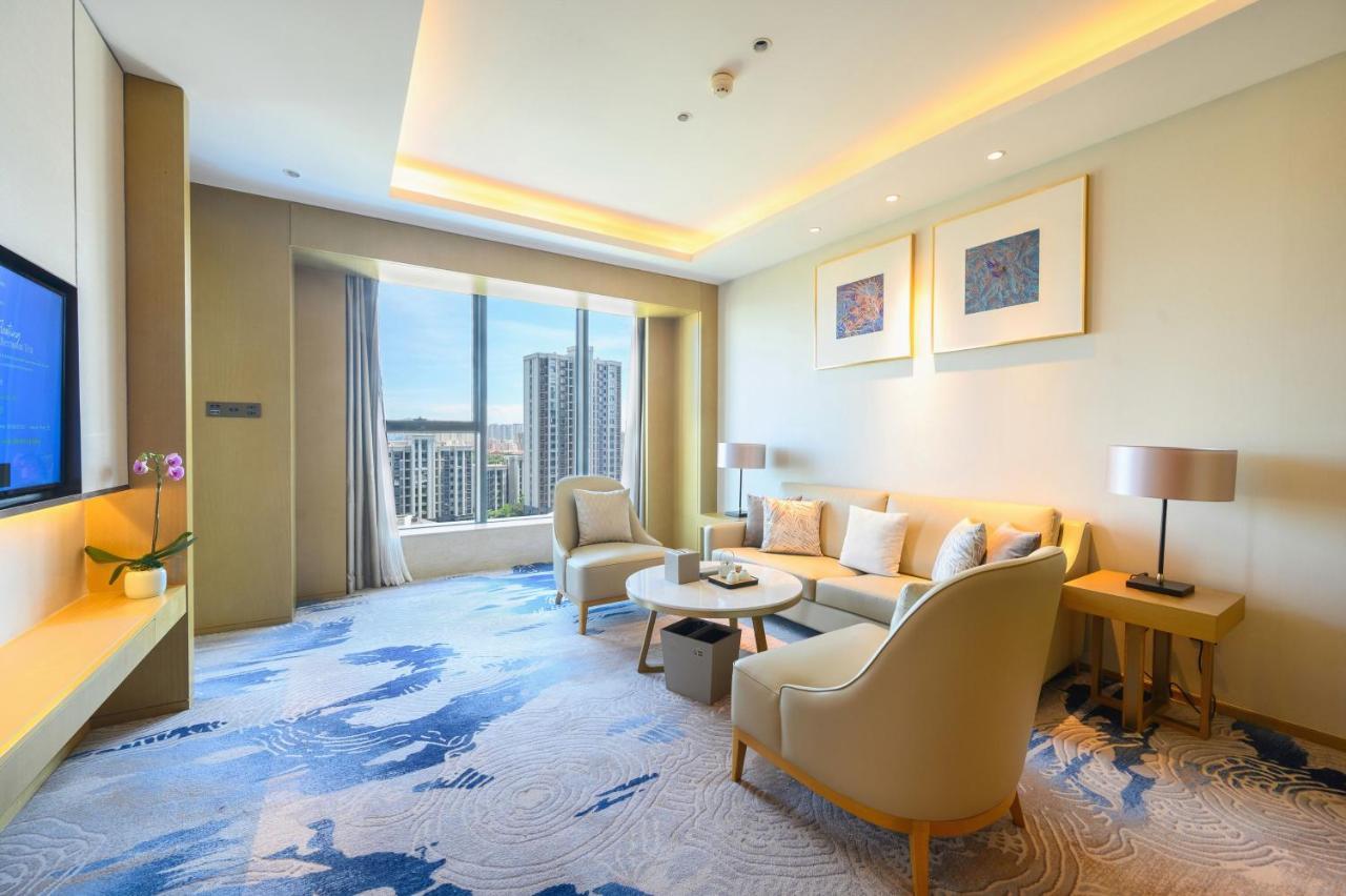 Wyndham Grand Plaza Royale Yuzhou Xiamen Wuyuan Bay Hotel Bagian luar foto