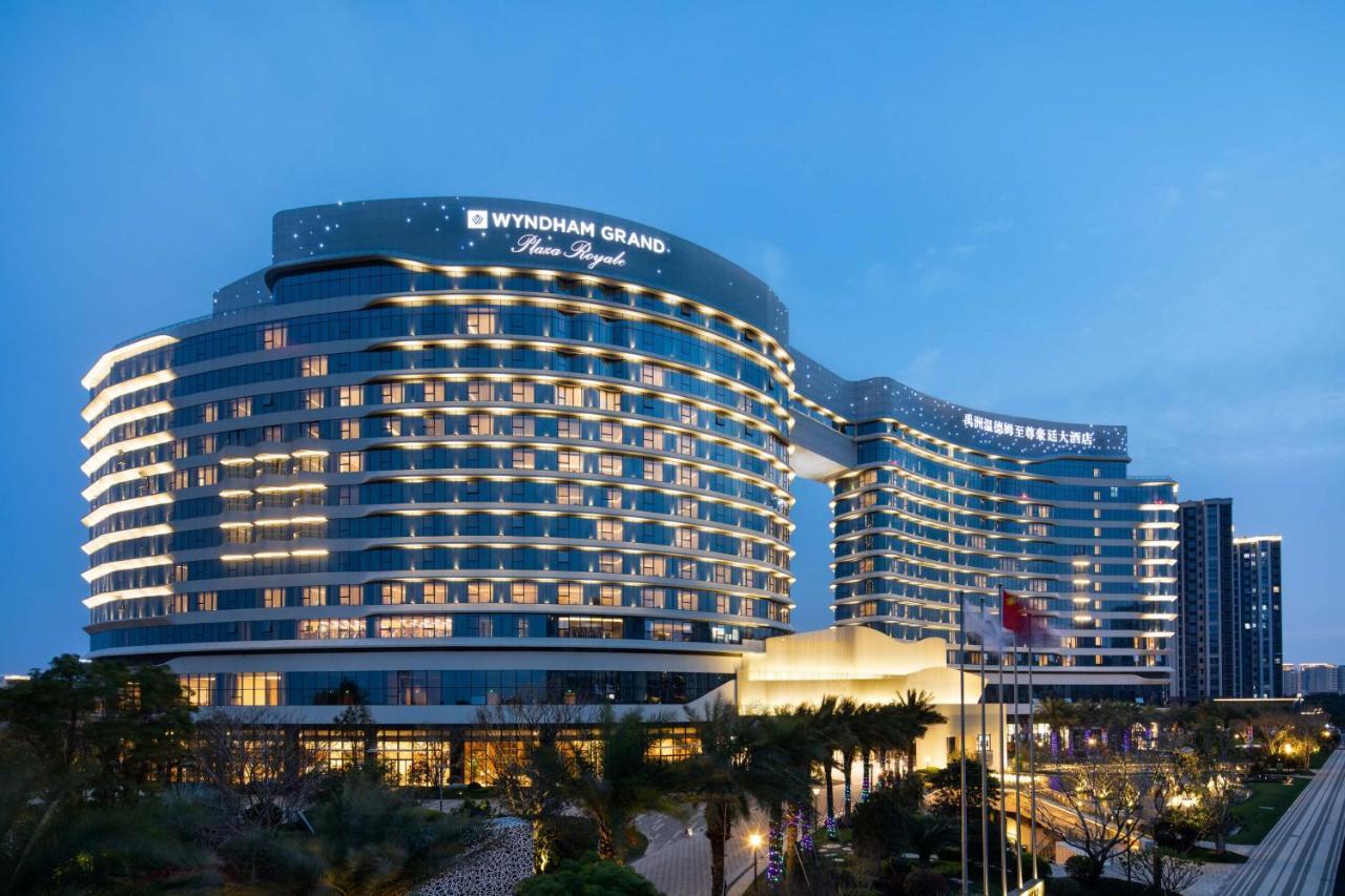 Wyndham Grand Plaza Royale Yuzhou Xiamen Wuyuan Bay Hotel Bagian luar foto