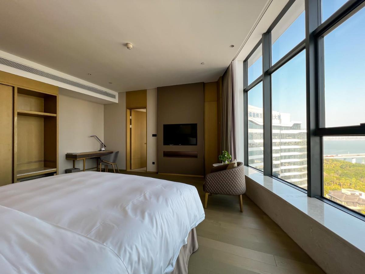 Wyndham Grand Plaza Royale Yuzhou Xiamen Wuyuan Bay Hotel Bagian luar foto