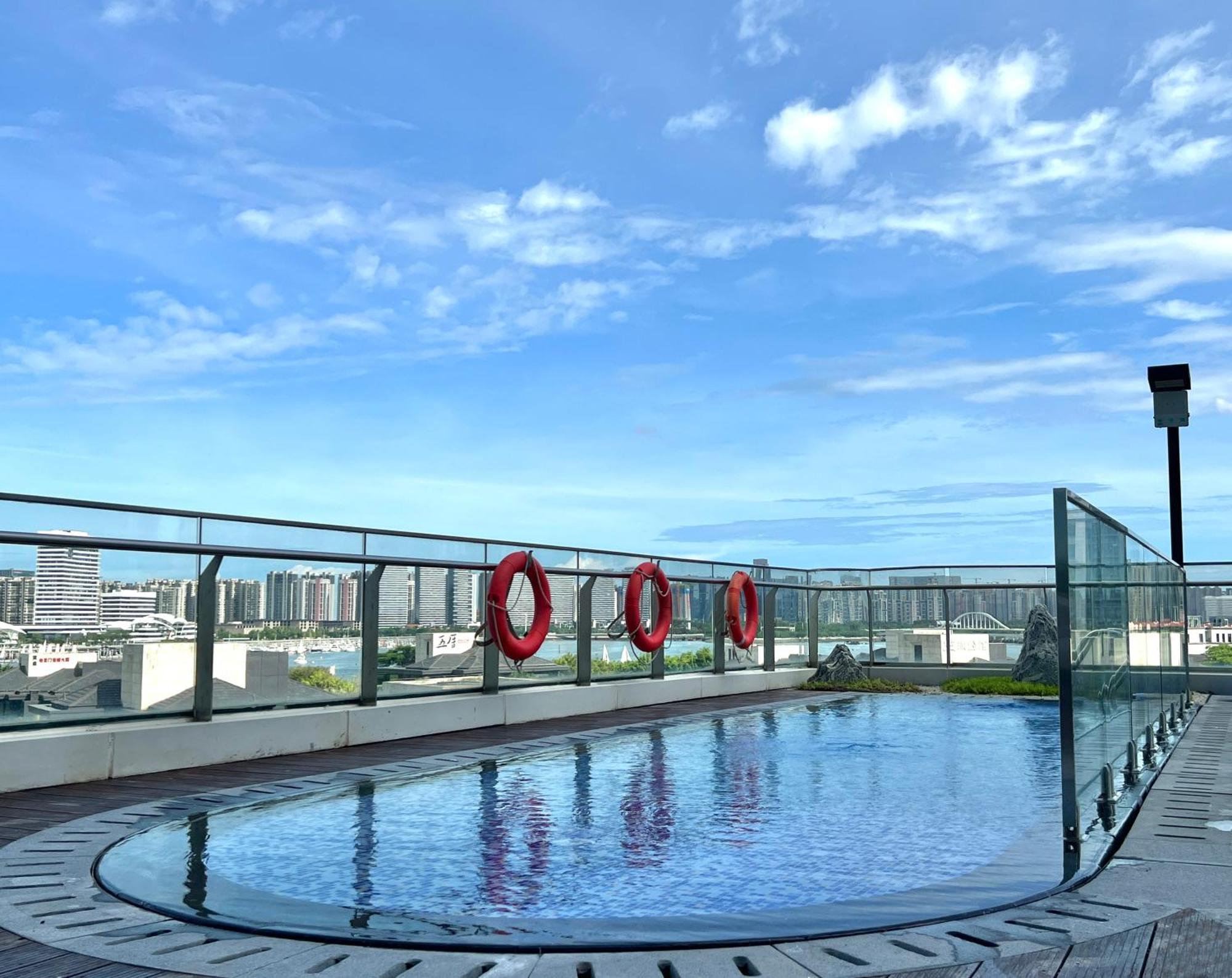 Wyndham Grand Plaza Royale Yuzhou Xiamen Wuyuan Bay Hotel Bagian luar foto