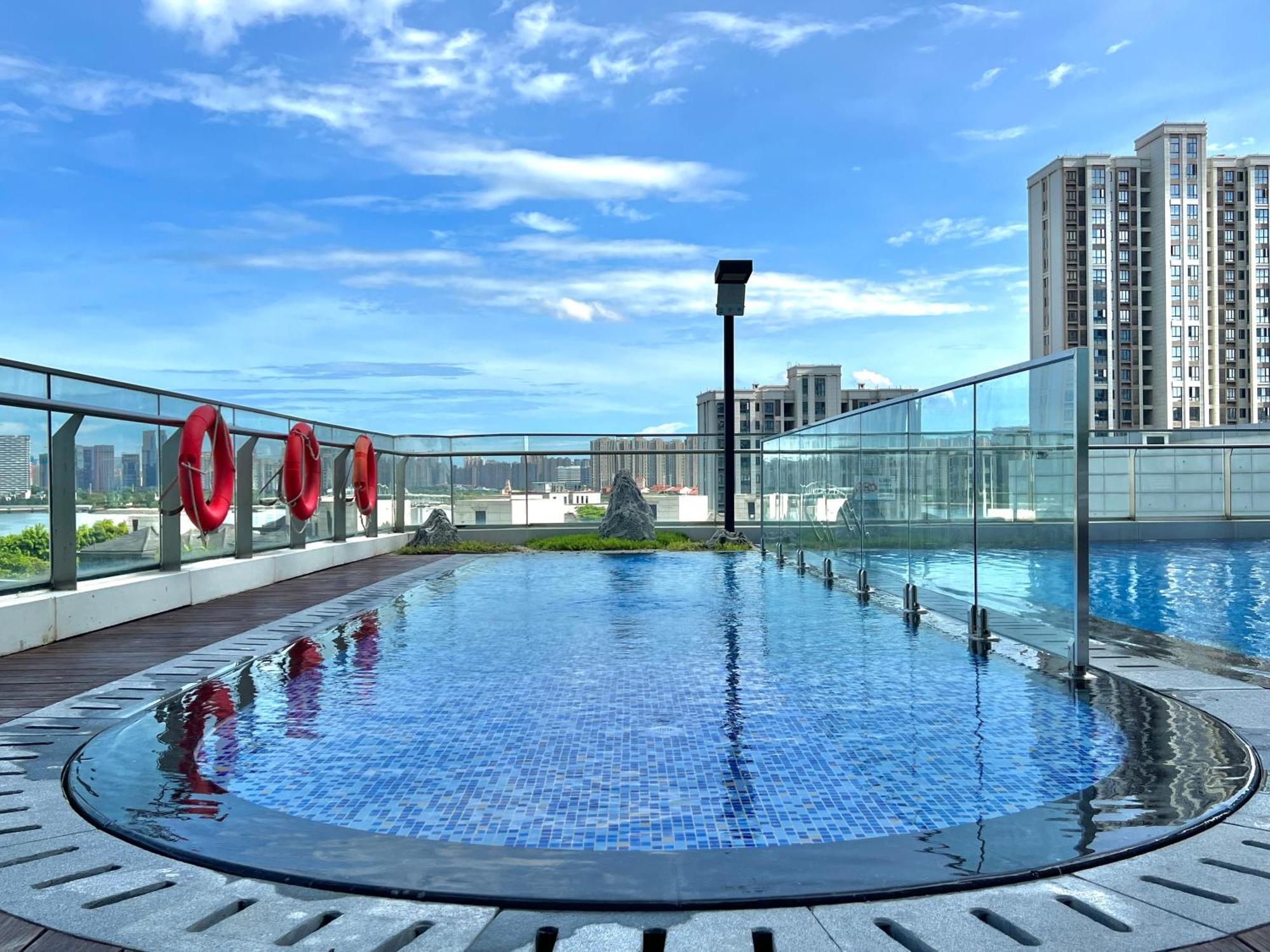 Wyndham Grand Plaza Royale Yuzhou Xiamen Wuyuan Bay Hotel Bagian luar foto