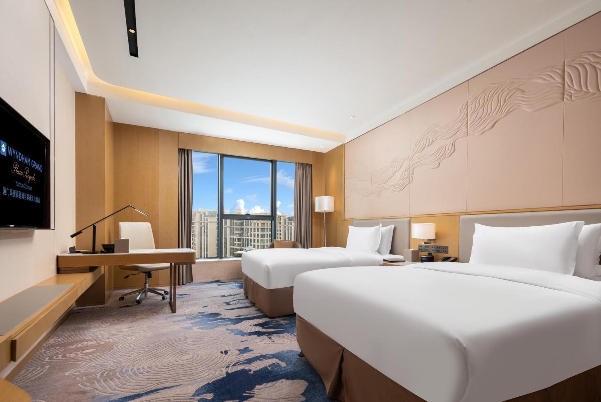 Wyndham Grand Plaza Royale Yuzhou Xiamen Wuyuan Bay Hotel Bagian luar foto