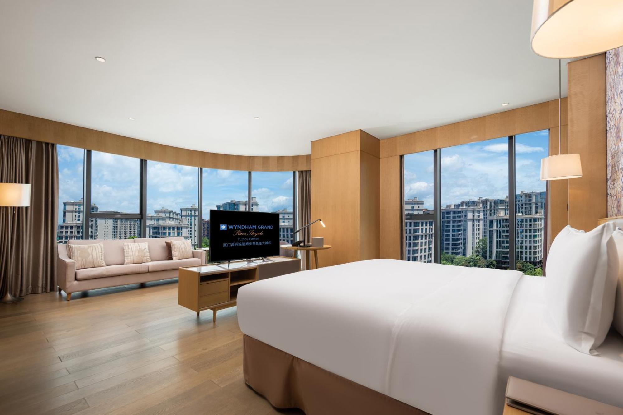 Wyndham Grand Plaza Royale Yuzhou Xiamen Wuyuan Bay Hotel Bagian luar foto