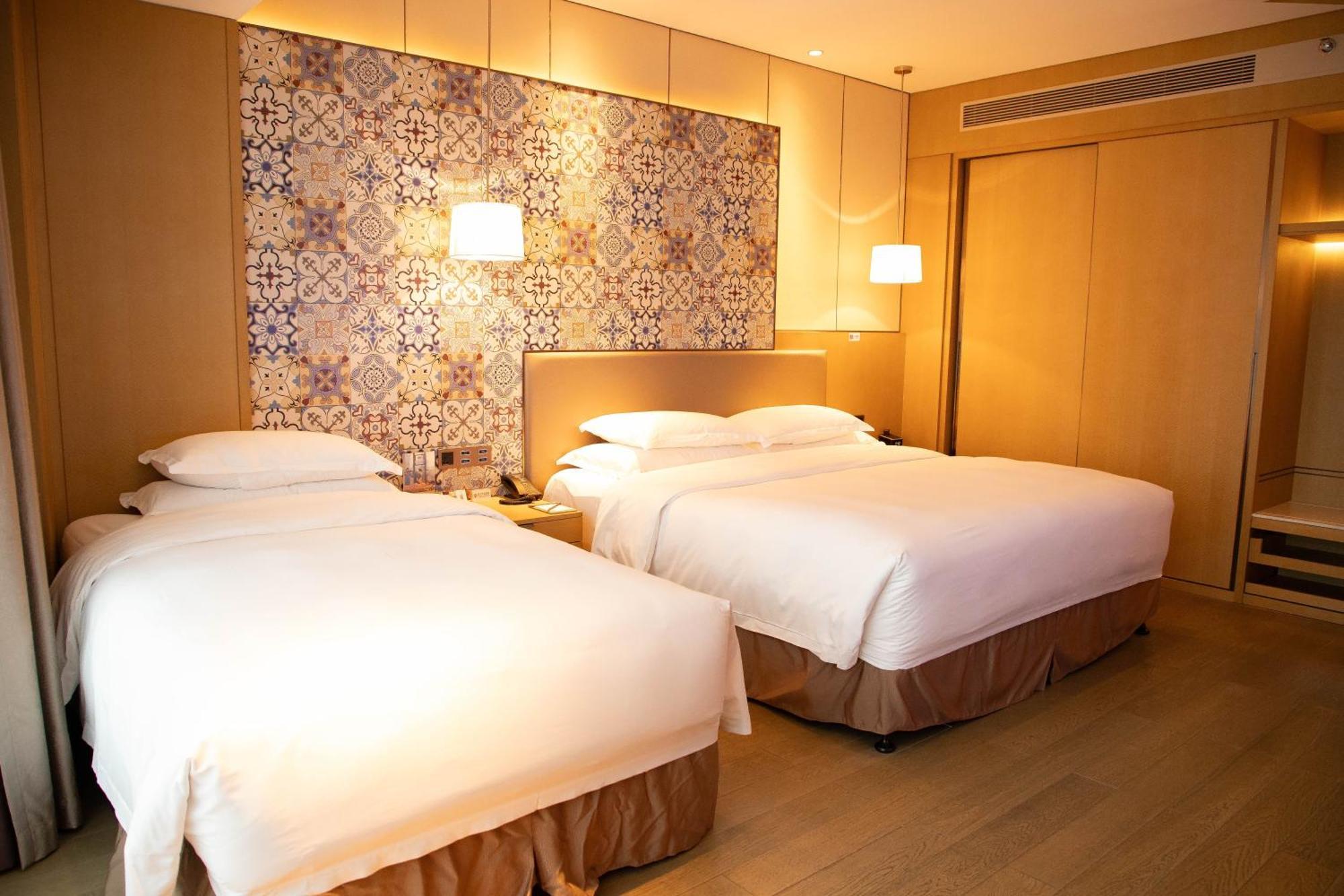 Wyndham Grand Plaza Royale Yuzhou Xiamen Wuyuan Bay Hotel Bagian luar foto