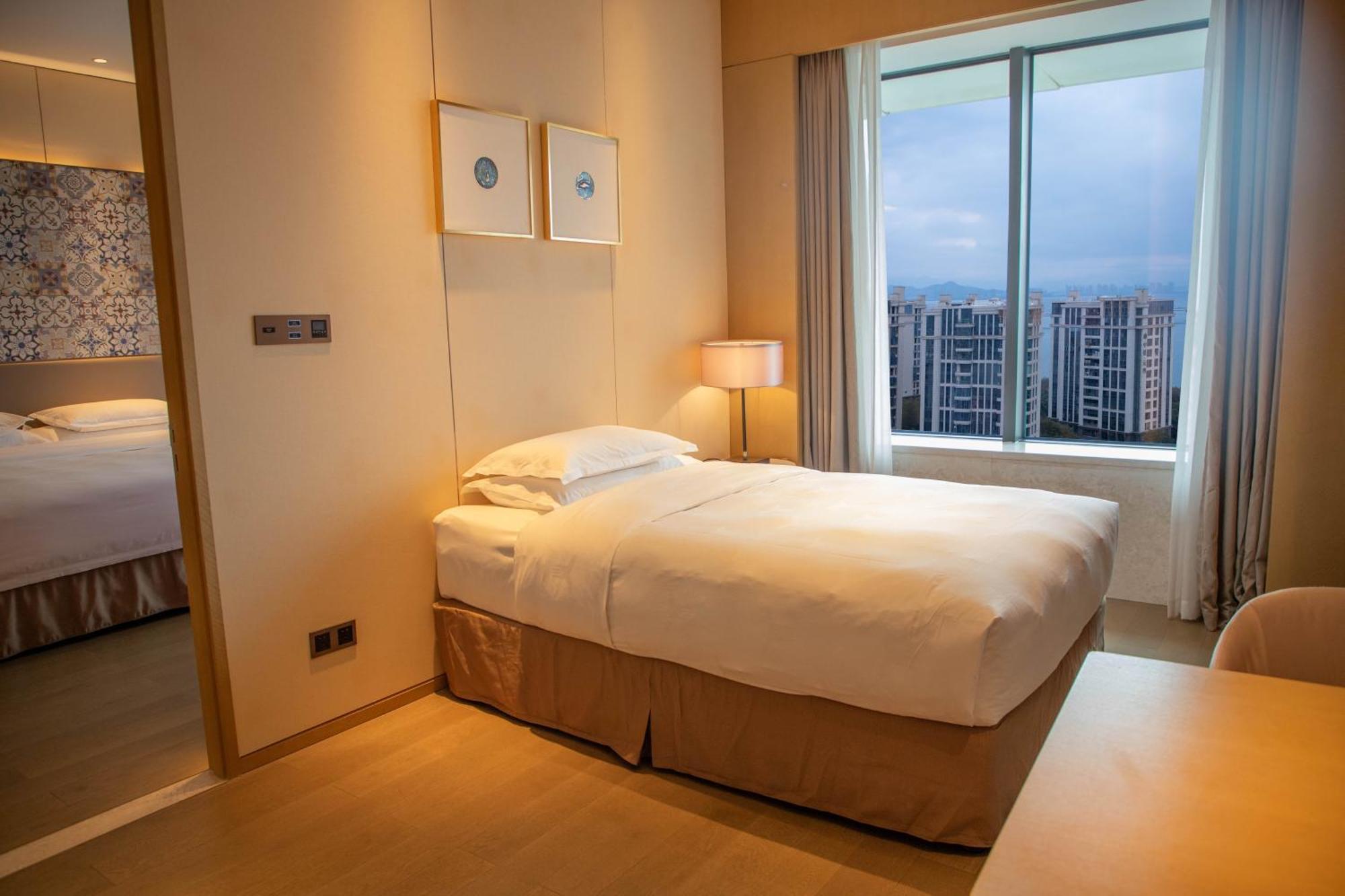 Wyndham Grand Plaza Royale Yuzhou Xiamen Wuyuan Bay Hotel Bagian luar foto