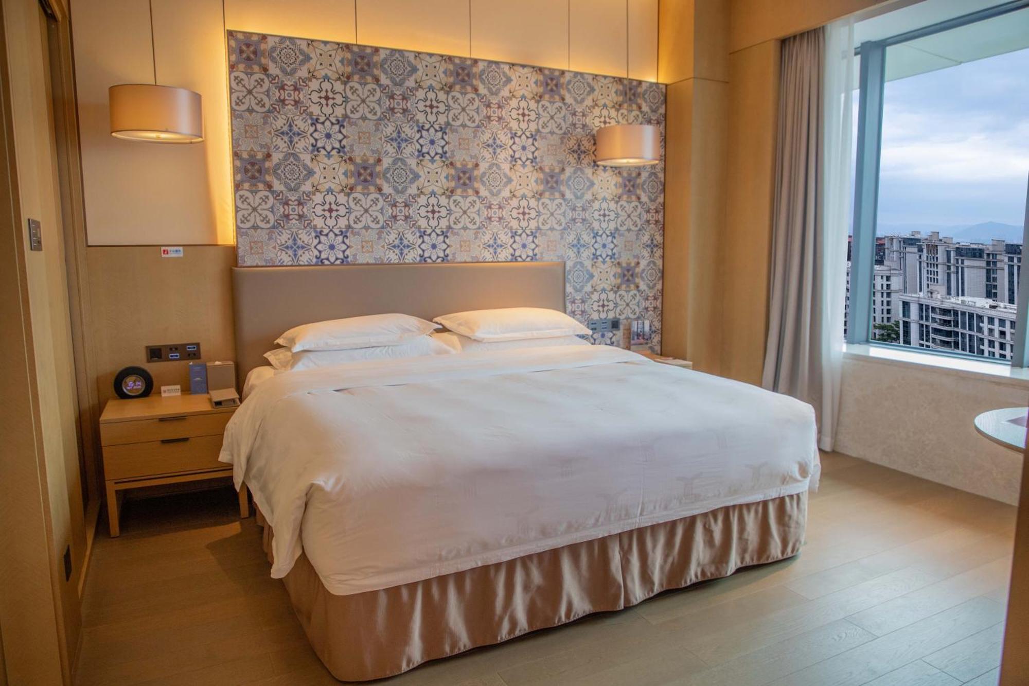 Wyndham Grand Plaza Royale Yuzhou Xiamen Wuyuan Bay Hotel Bagian luar foto