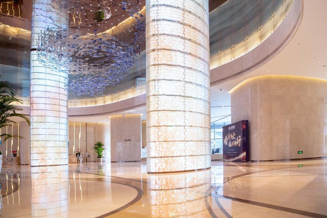 Wyndham Grand Plaza Royale Yuzhou Xiamen Wuyuan Bay Hotel Bagian luar foto
