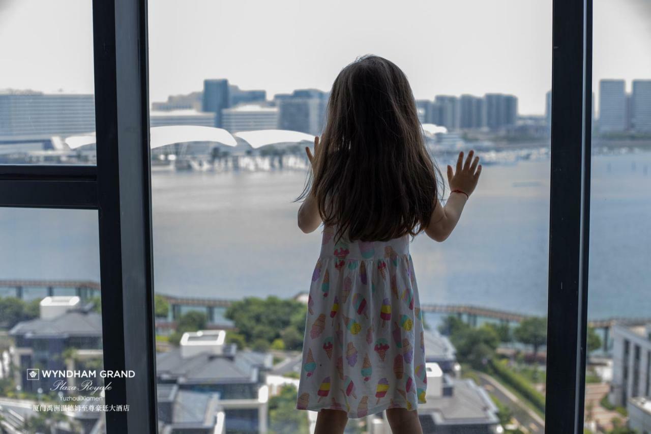 Wyndham Grand Plaza Royale Yuzhou Xiamen Wuyuan Bay Hotel Bagian luar foto